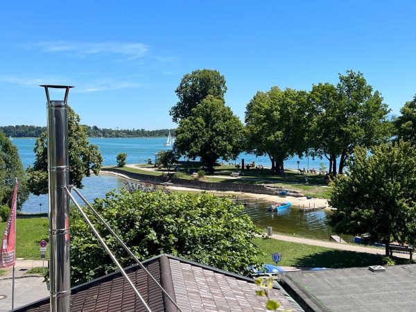 Doppelzimmer mit Seeblick und Balkon